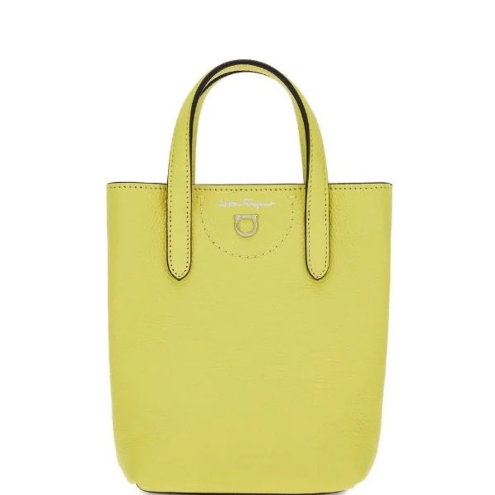Ferragamo
Gancini-logo shoulder bag